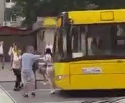 Policja bada okoliczności tragicznego wypadku na ul. V5pzslry4nxzjm