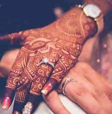 She has brown hair with hazel eyes, and has multiple tattoos including one on her right shoulder, her right side, her. Ishi Dipi Ishidipi Twitter