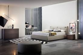 Diese angebote bestehen oft aus einem einzelbett mit passendem nachttisch. Schlafzimmer Kommode Mit Auffalligem Design Als Teil Der Einrichtung