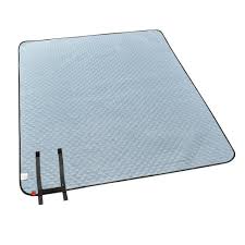 Plastifizierte decke *wettergerechte kleidung *gutes schuhwerk *trinkflasche. Picknickdecke Camping 140 170 Cm Quechua Decathlon