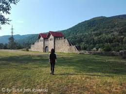 Recunoscuta la nivel national dar si international, sfantul lacas de cult are o istorie bogata de la constructia sa din 1300 de catre domnitorul tarii romanesti, mircea cel batran. 3 Nestemate Turistice In Valea Oltului Turist Prin Romania