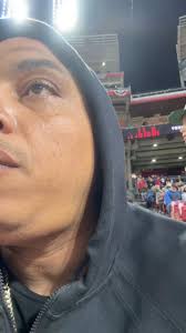 El hof Pedro Martínez trabajando fuerte con el novato Bryant Bello de los  Boston Red Sox ya que no le fue muy bien la temporada pasada en su  primera...