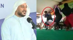 Assalamualaikum warohmatullohi wabarokatuh di video ini syekh ali jaber memberi amalan yang langsung dari allah untuk. Ditusuk Saat Berceramah Di Lampung Syekh Ali Jaber Beberkan Kecurigaannya Soal Motif Pelaku Tribunnewswiki Com Mobile