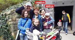 David novotny absence unplastic, released 24 march 2017 1. Herec David Novotny V Zoo S Exmanzelkou Manzelkou A Ctyrmi Detmi Blesk Cz