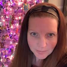 Kari Ward 🇺🇸🇮🇪🇺🇦 (@LoLaDeRoJa)