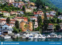 Quels sont les plus beaux lacs de suisse ? Maisons Sur Les Rives Du Lac De Come Italie Image Stock Image Du Italie Italien 161212891