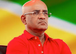 Imagine, ali and jagdeo given a dirty bumb like shitics gun license and  this business man can't get a license...as the corruption continues under  ali and jagdeo watch 👀 🤔 Guyana is