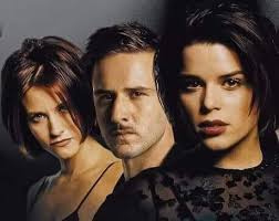 Scream fans, bored, asking for the three main characters to die and pass  the torch. Other sagas resurrecting their protagonists because "killing"  them was a bad idea. It's called: Failing to appreciate