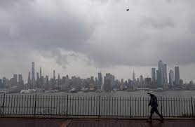 The national weather service issued a severe thunderstorm warning for several counties in new jersey, new york, and connecticut. New York Weather Severe Thunderstorms To Hit East Coast As Tornado Warning Lifted The Independent The Independent