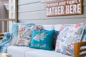 For any of these sewing projects, a an envelope pillow cover is one long rectangle of textile that is overlapped in the back to create a closure. Easy Diy Throw Pillow Covers Using Cloth Napkins The Home I Create
