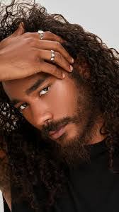 Robert Beecham's Instagram, Twitter & Facebook