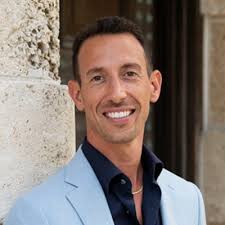 Hi, my name is Marcos… nice to meet you” “Hi Marcus” Never fails 🙄