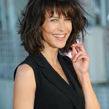 Pixie, chic ou garçonne, les femmes sont de plus en plus nombreuses à oser les coiffures courtes. Coupe De Cheveux Femme 50 Ans Quelle Coiffure Porter A 50 Ans