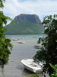 Pin By Evelyne Barbillon On Discover Mountains Of Mauritius Mauritius Island Mauritius Beach Mauritius