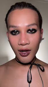 product not designed for eyes so do at own risk* new make-up hack jus...