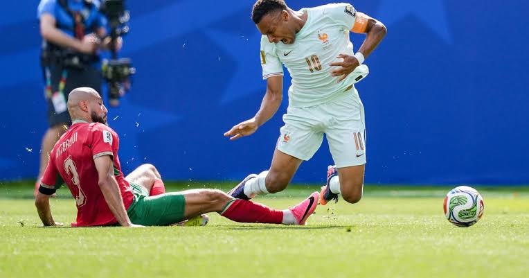 Kylian Mbappé explota contra el árbitro tras fallar penal ante Marruecos en  el Mundial 2026 - The Mirror US en Español