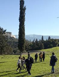 Η επίσκεψη στις ιστορικές εγκαταστάσεις του εθνικού αστεροσκοπείου μπορεί να συνδυαστεί με μία ευχάριστη περιήγηση στο κέντρο επισκεπτών θησείου. Episkepsh Sto E8niko Asteroskopeio A8hnwn Karitas Ellas