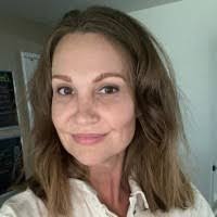 Jen Logan's Instagram, Twitter & Facebook