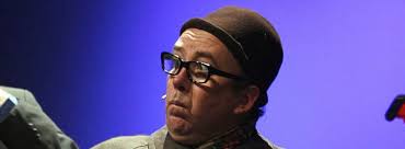 Skiter fullständigt i journalister"