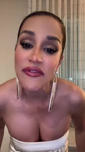 Bella Favela (@iambellafavela)’s videos with original sound