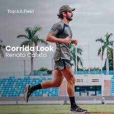 Confira o look do Renato Calixto (@recalixto) para a corrida! Ele escolheu  a Camiseta Manga Curta Motion, perfeita para combinar respirabilidade e  design moderno, junto com o Shorts Curto Motion, que garante