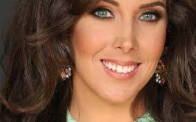 Mae Conte's Instagram, Twitter & Facebook