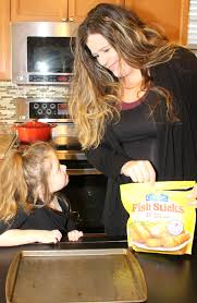 Lastly, compose your fish tacos. Easy Fish Stick Tacos How To Make The Best Fish Stick Tacos