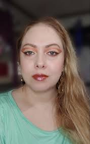 Do Luna's lips look unnatural?