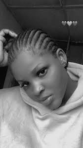 As the queen of cowrow (all back weaving) ndi CCB wey I be….make una sha no  carry my award give anoda person oooo If U Miss d Last 2 slide Nobody go