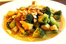 Thai Yellow Curry With Veggies Cashews And Tofu Curry Recipes Yellow Curry Recipe Thai Yellow Curry