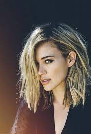 Moderne Frisur Fur Den Herbst Aussuchen Hier Sind Unsere Stylischen Tipps Haarschnitt Frisur Inspirationen Frisuren