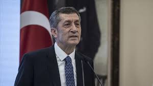 Eğitim ortak hizmetler dairesi müdürlüğü milli eğitim denetleme, değerlendirme ve yönlendirme kurulu yüksek öğrenim ve dış i̇lişkiler dairesi müdürlüğü kültür dairesi müdürlüğü. Milli Egitim Bakani Selcuk Uzaktan Egitim Bir Mecburiyet