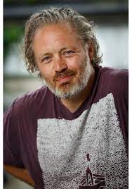 Michael lindgren, född 14 mars 1978 i stockholm, är en svensk regissör, skådespelare, manusförfattare och producent. Bilder Michael Lindgren Bert Gruppbild J