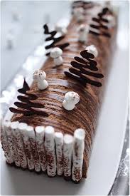Buche Chocolat Noir Et Coeur De Creme Brulee Dark Chocolate Log With Creme Brulee Center Buche De Noel Gateau Noel Chocolat