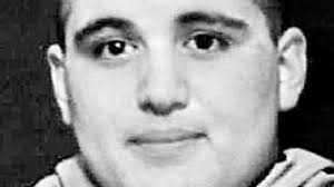 Suspect is sought in '02 gun slaying