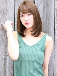 シンプル小顔内巻きミディアム スタイリスト ミディアムボブ ヘアスタイル