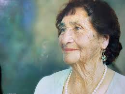 comunicamos el fallecimiento de quien en vida fue Benedicta Vargas Mercado  Vda., de Ayala, quien será velada en su domicilio ubicado en la calle  Domingo Zambrana, una cuadra antes de la calle