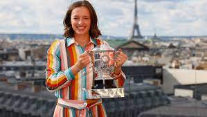 (thomas samson/afp via getty images). French Open Sensation Swiatek Mein Leben Hat Sich Komplett Verandert Krone At