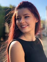 Renee Castle's Instagram, Twitter & Facebook