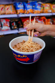 🍲 Desde Asia con amor... Descubre el ramen perfecto para esos días en los  que solo necesitas algo cálido y delicioso. 🌏