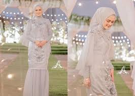 Akad nikah merupakan salah satu sebagian dari upacara keagamaan guna untuk menyatakan bahwa kedua dari mempelai dapat menjadi sepasang suami sehingga dapat kita simpulkan bahwa akad nikah adalah salah satu kunci utama dari pernikahan. Busana Akad Nikah Muslimah Hijabfest