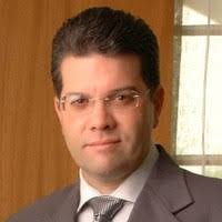 Douglas Parra's Instagram, Twitter & Facebook