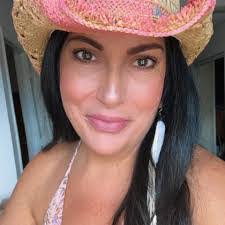 Roxanne Pacheco's Instagram, Twitter & Facebook