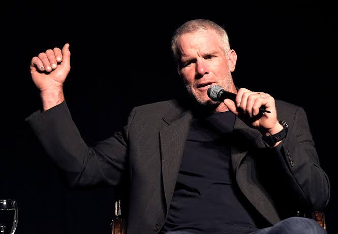 Brett Favre speaks at MTCS Legacy of Light Gala