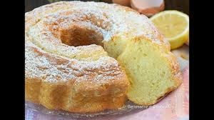 Come resistere ad un dolce cosi il rotolo dolce con panna e cioccolato è il preferito di grandi e piccini, per il suo ripieno morbido e per la sua cosistenza cremosa. Ciambella Alla Panna Dolce Soffice Benessere E Gusto Blog Youtube