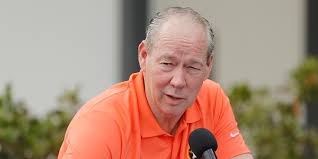 Astros' Jim Crane fires back at criticism over cheating scandal