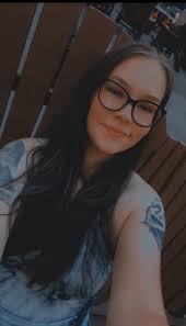 Hello! I'm new to the group and penpaling in general but have always had a  love of writing, art, and poetry. I'm 23, single-mom of a toddler,  currently working as a pre-k