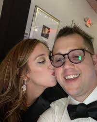 Alexis Leonard's Instagram, Twitter & Facebook