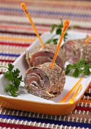 Crepes Roulees Au Saumon Fume Et St Moret Recette Saumon Fume Recette Plat Chaud Recette