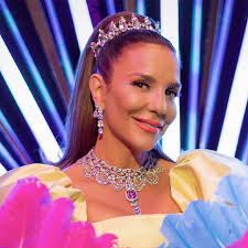 Ivete sangalo is one of brazil's most commercially successful artists, and this new compilation by universal music tries to bank on the appeal of sangalo's last two projects. Ivete Sangalo Spotify